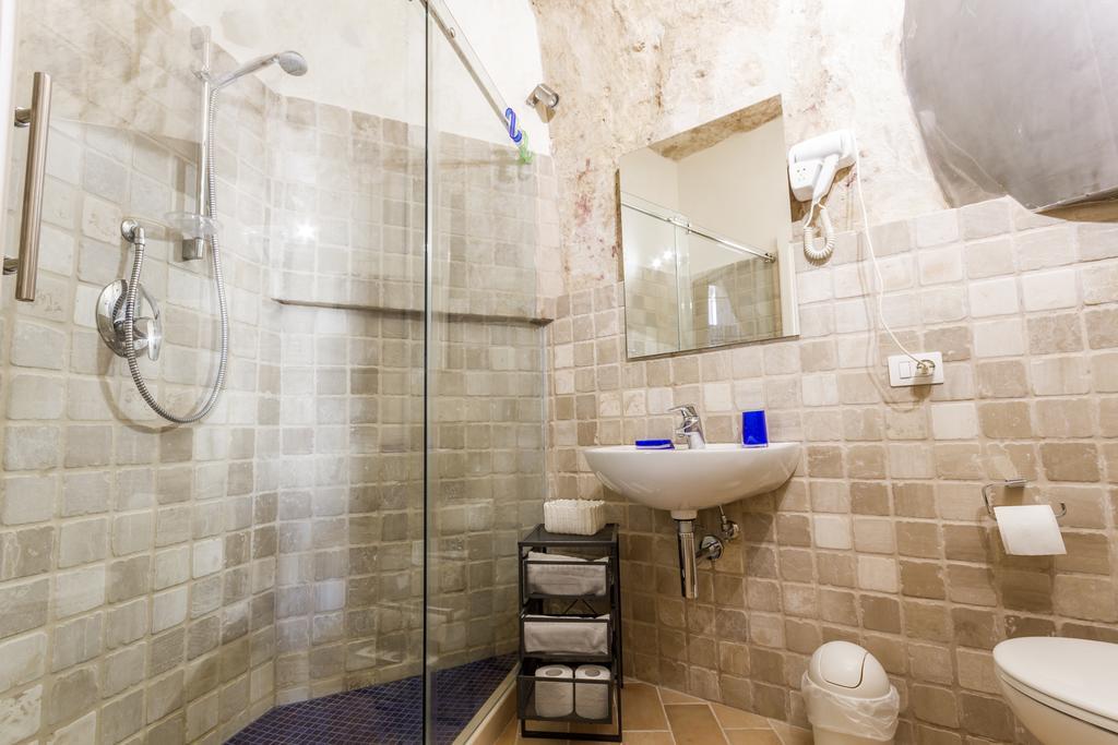 Studio ( 4 Adults) - Split Level