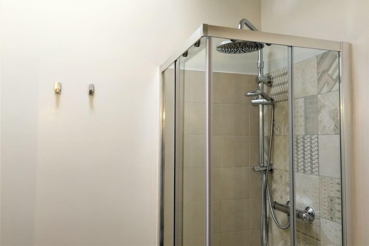 Deluxe Double Room with Terrace with Private Bathroom