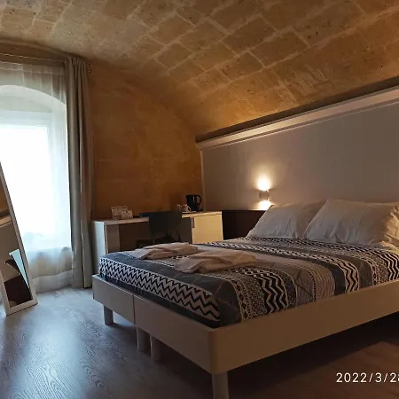 In & Out Matera-2
