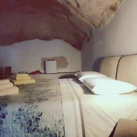 Alla Dimora Di Chiara Suite And Rooms-2